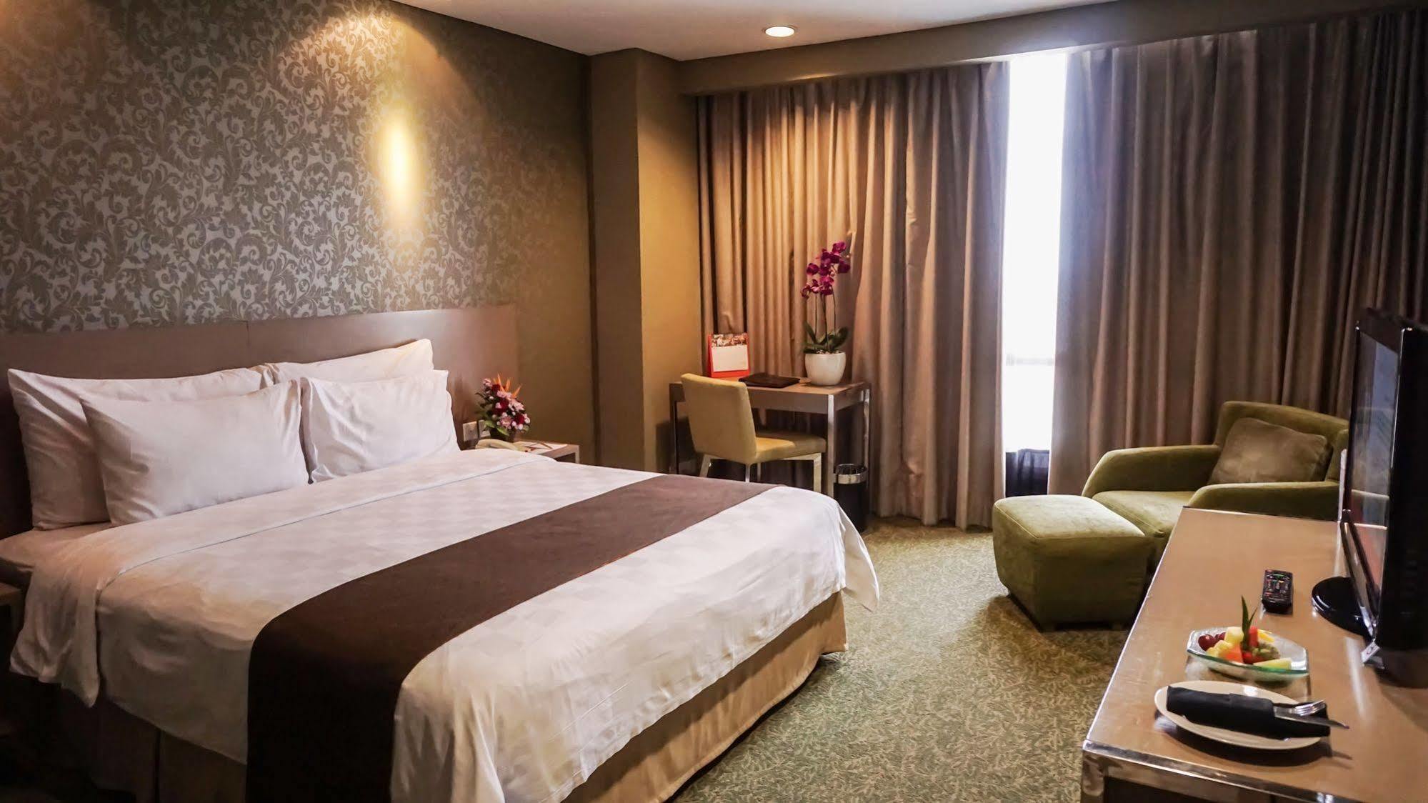 Swiss-Belhotel Mangga Besar Джакарта Екстер'єр фото